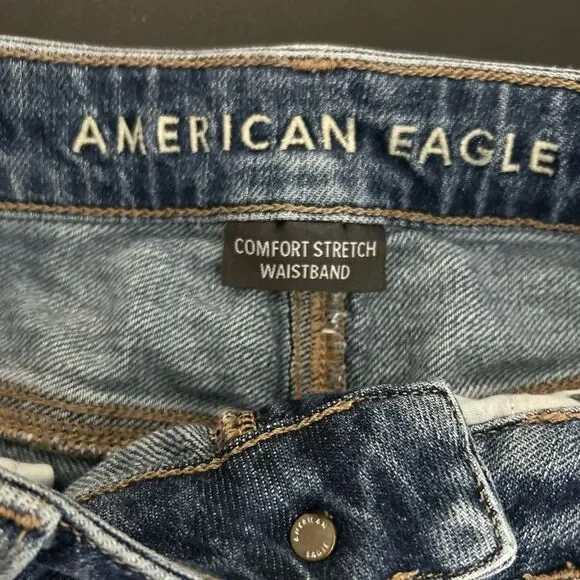 American Eagle Outfitters distressed Blue Mom Jeans Size 4 long - Picture 3 of 6